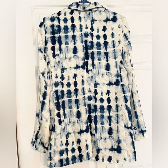 House of Harlow 1960 Tie Dye Satin Oversized Blazer - Picture 2 of 5